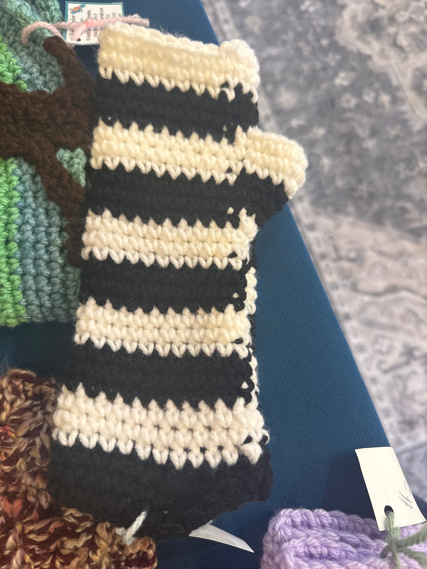 Gloves-Ruth Taylor
