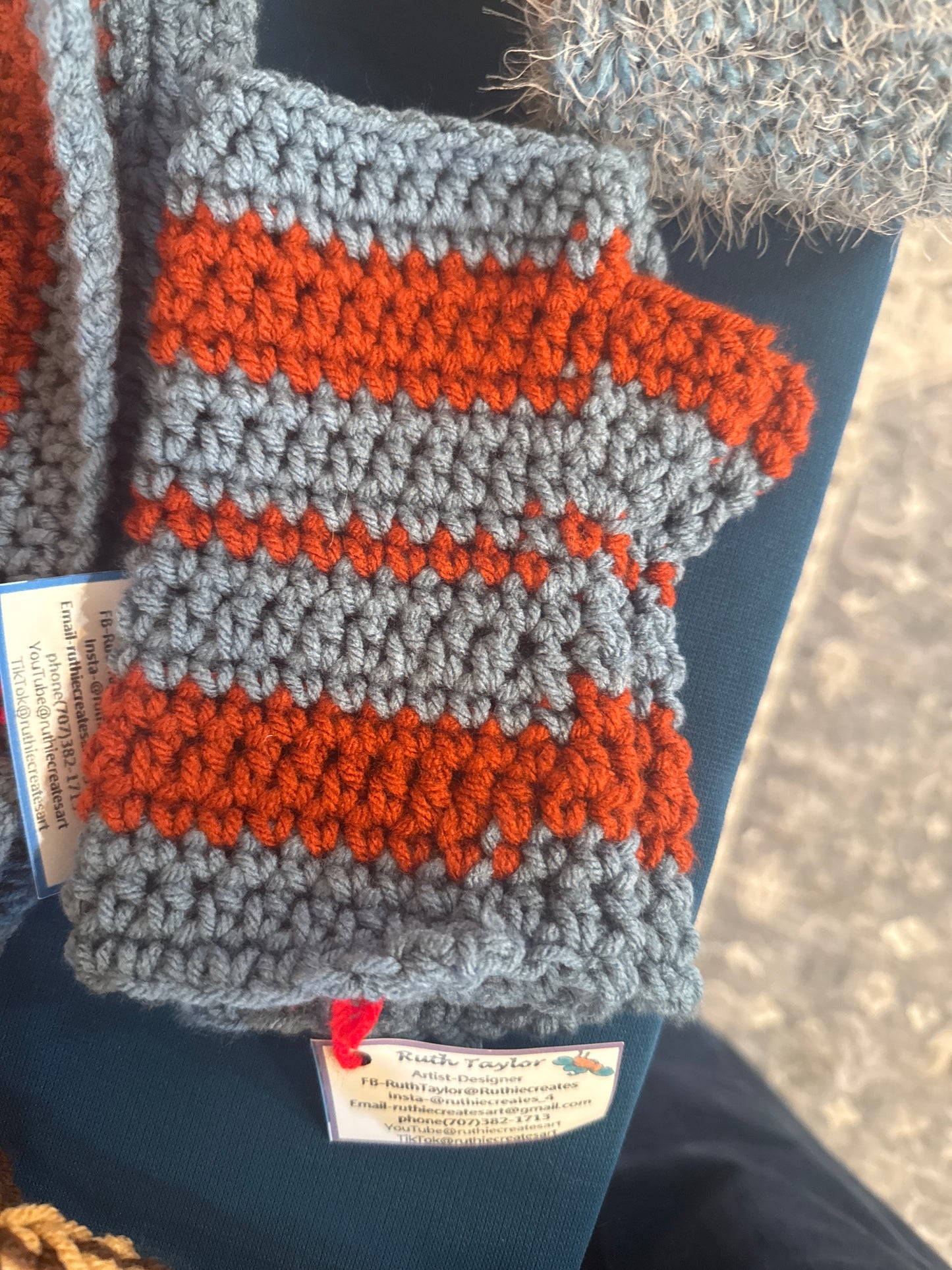 Gloves-Ruth Taylor