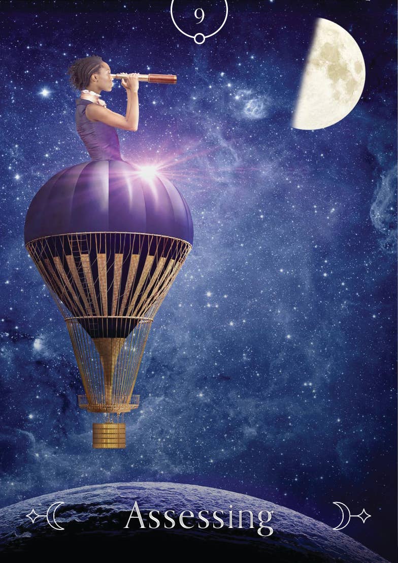 Queen of the Moon Oracle: 44 Full-Color Cards & Guidebook