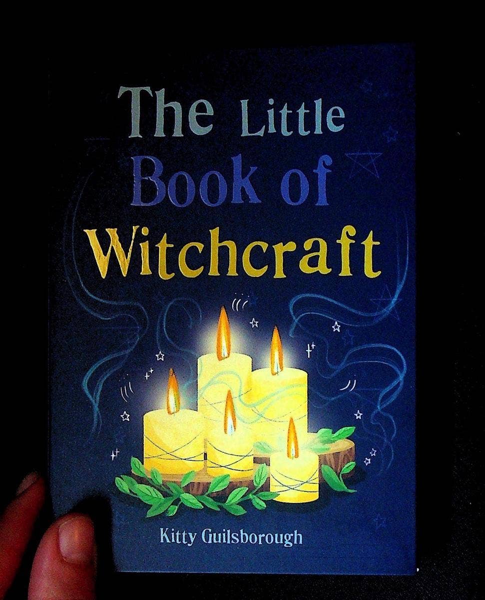 Little Book of Witchcraft: Natural Magic & Daily Ritual